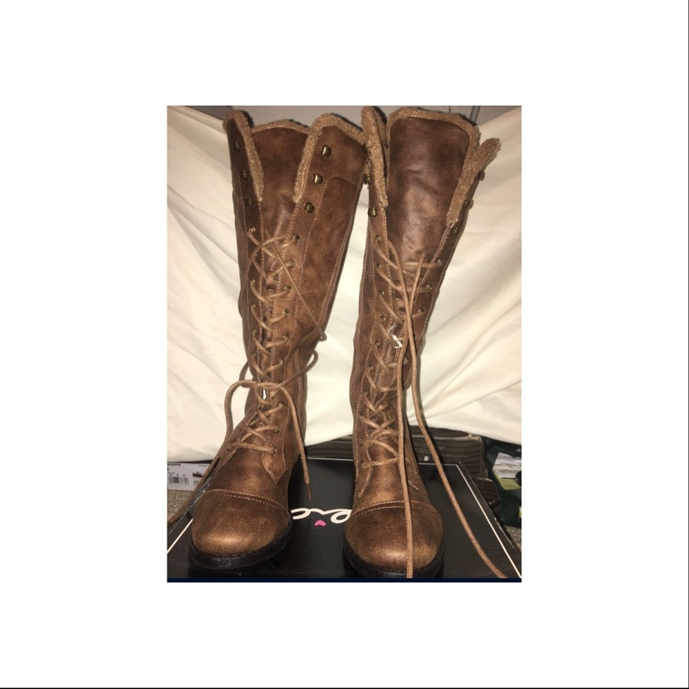 Brown Lace up boots